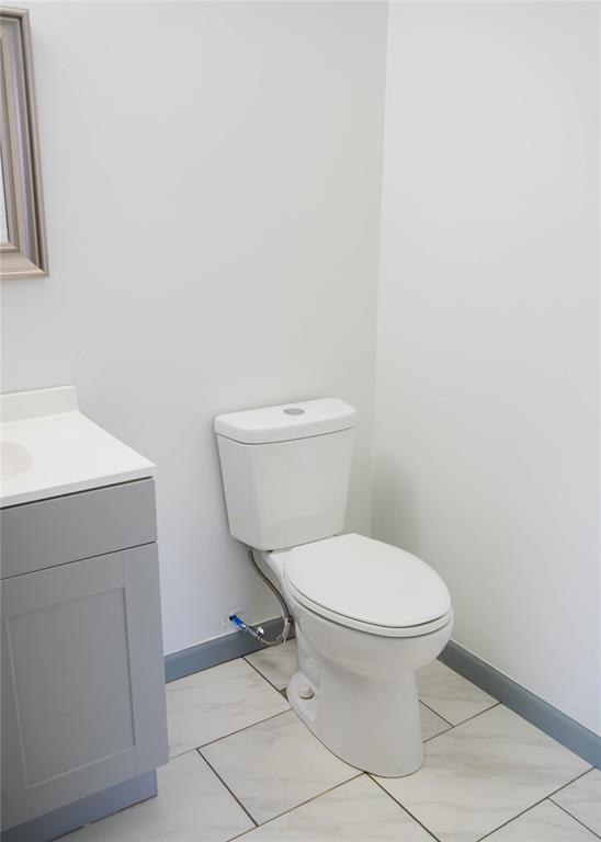 308 S Western Avenue Property Photo 18