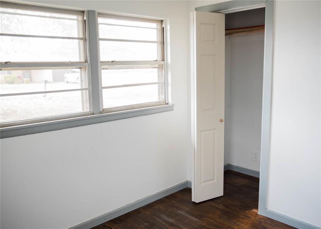 308 S Western Avenue Property Photo 21
