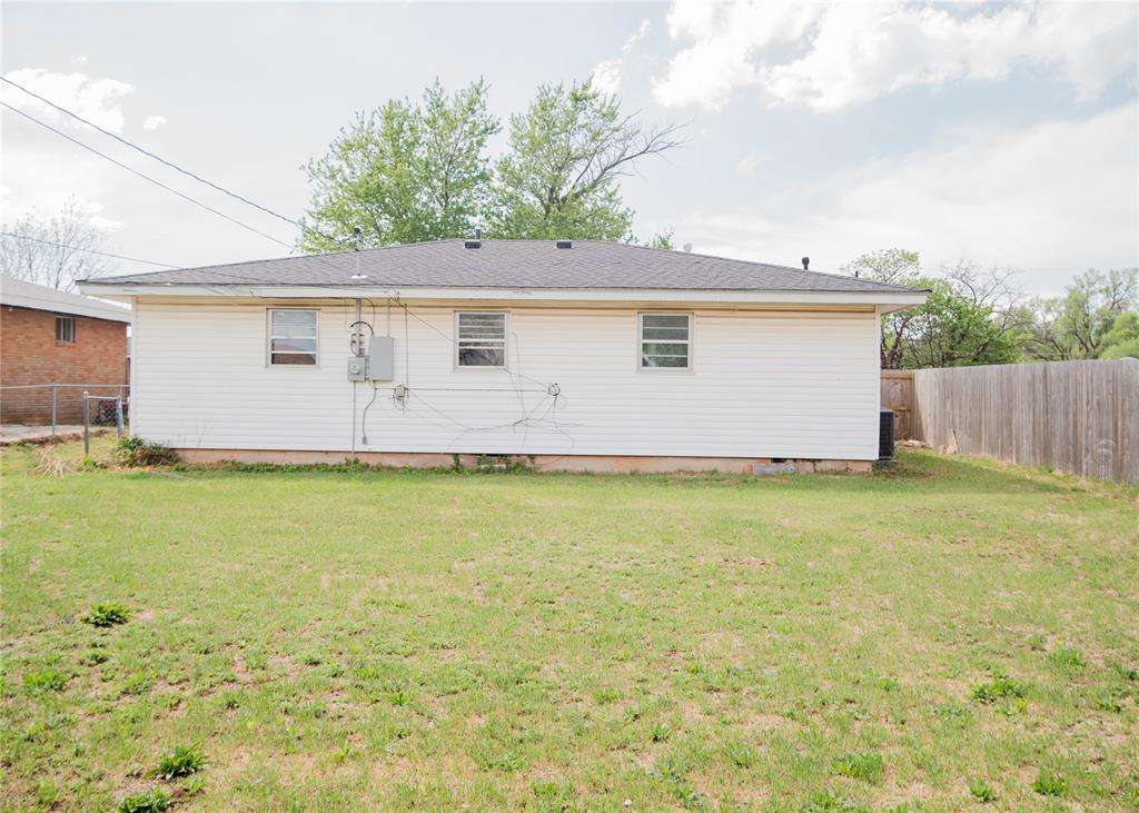 308 S Western Avenue Property Photo 25