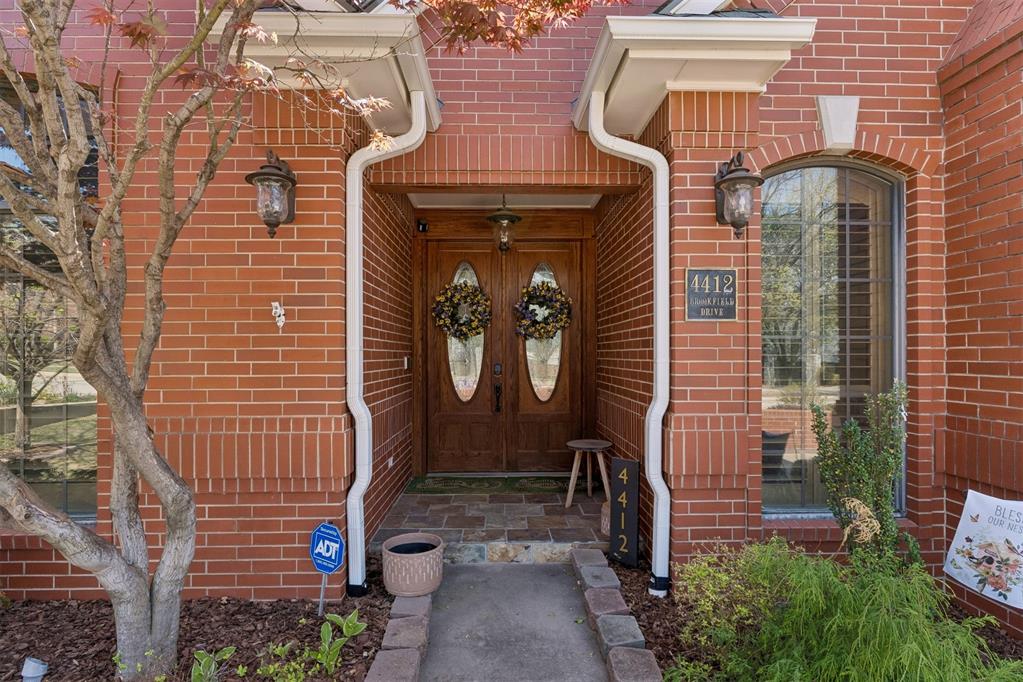 4412 Brookfield Drive Property Photo 3