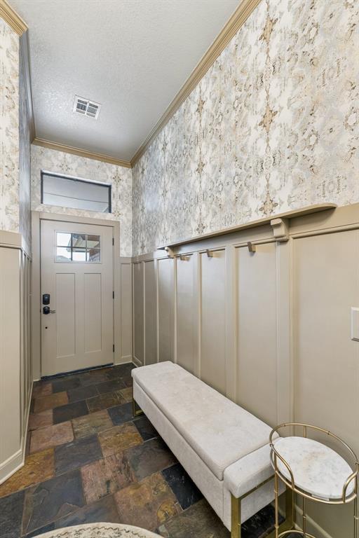 15209 Derrick Circle Property Photo 3