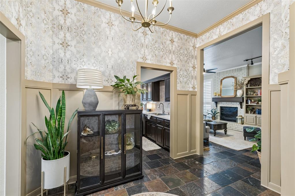 15209 Derrick Circle Property Photo 4