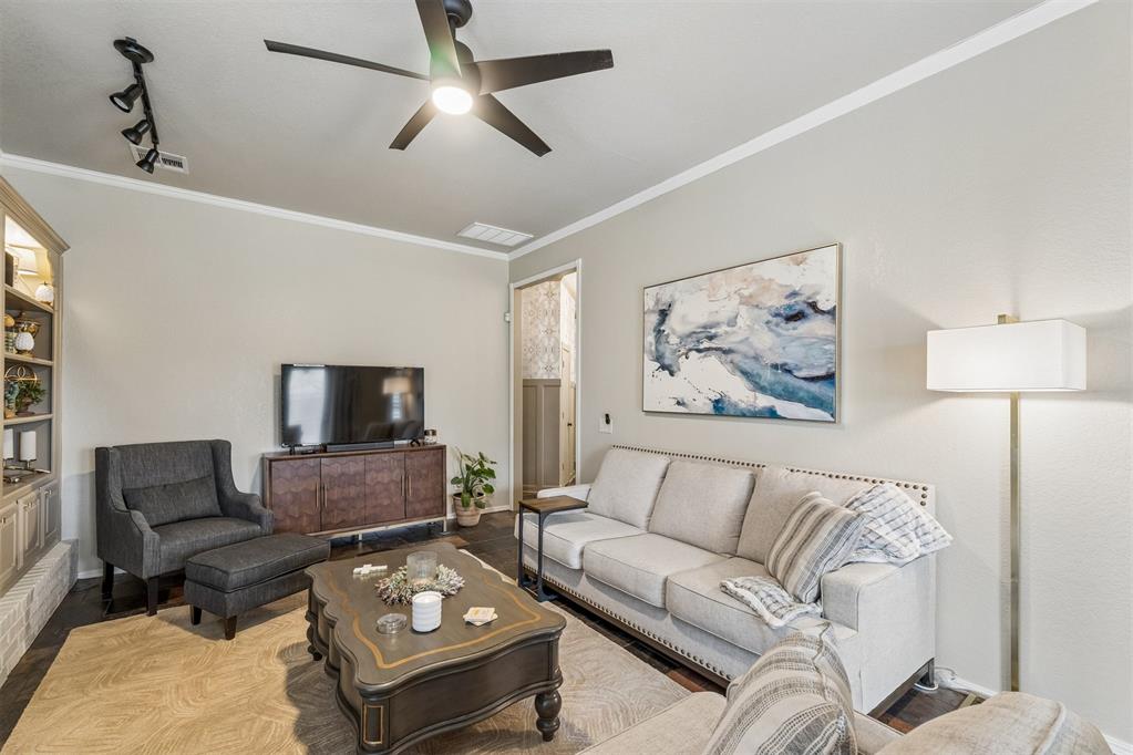 15209 Derrick Circle Property Photo 7