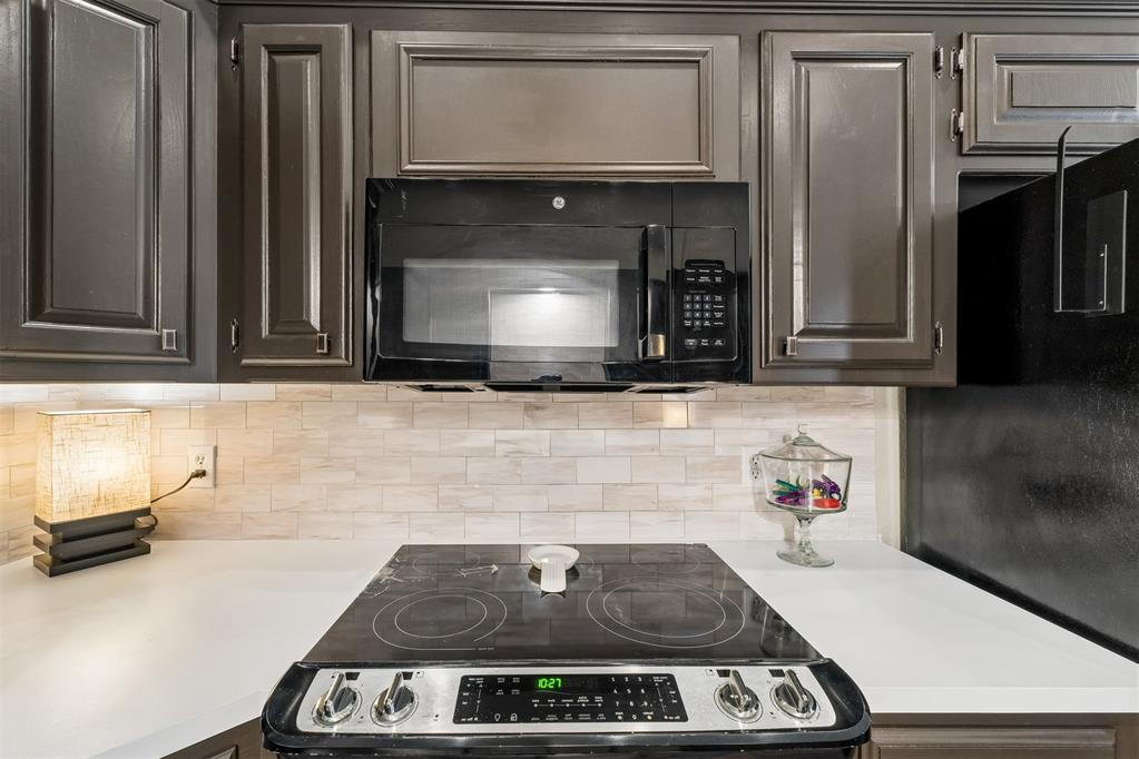 15209 Derrick Circle Property Photo 13