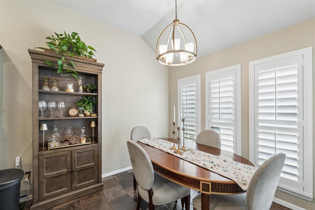 15209 Derrick Circle Property Photo 14