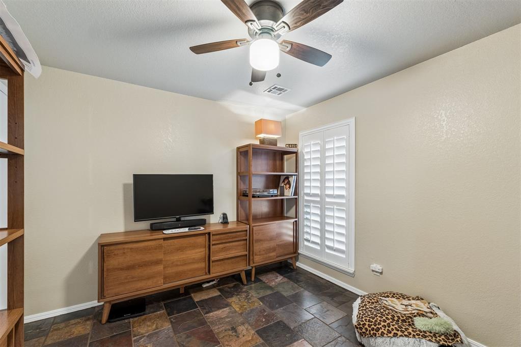 15209 Derrick Circle Property Photo 25