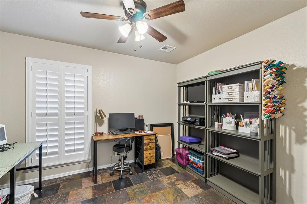 15209 Derrick Circle Property Photo 28