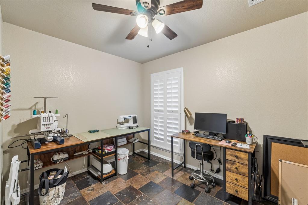 15209 Derrick Circle Property Photo 29