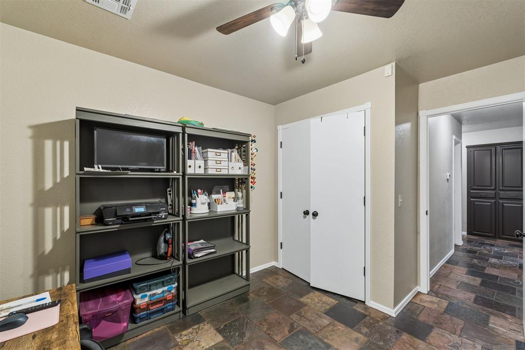 15209 Derrick Circle Property Photo 30