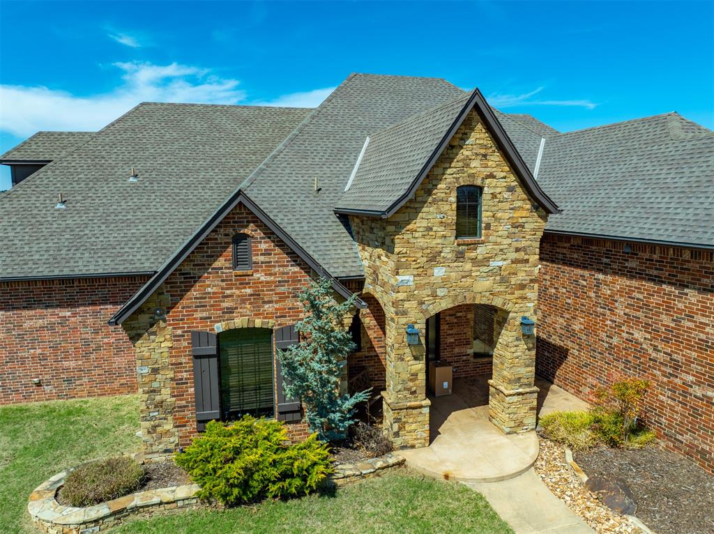1304 Inverness Circle Property Photo 1