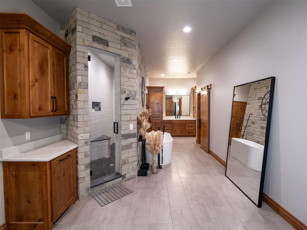 1304 Inverness Circle Property Photo 20
