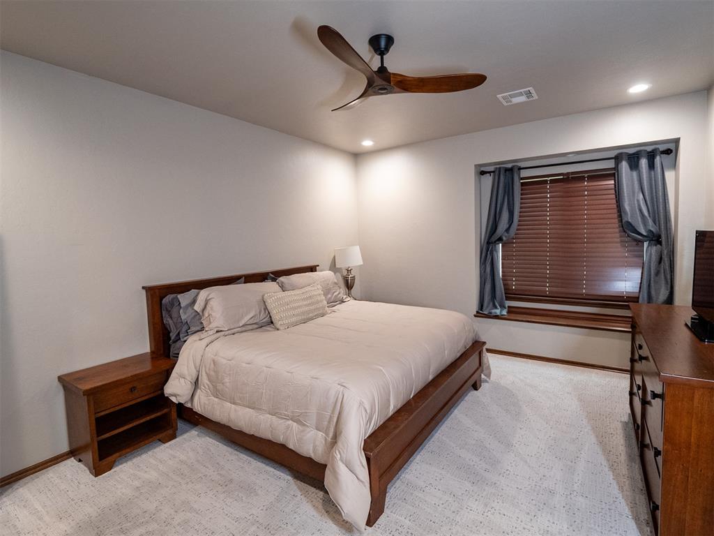 1304 Inverness Circle Property Photo 34