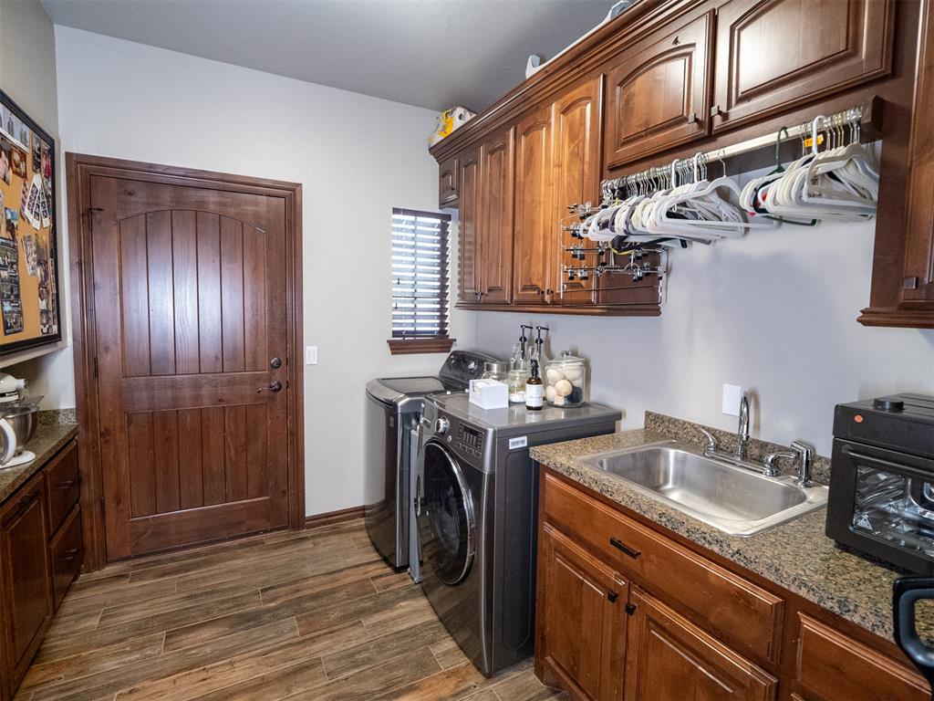 1304 Inverness Circle Property Photo 43