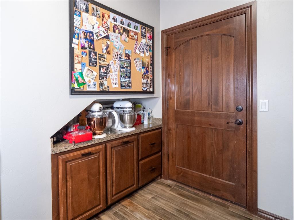 1304 Inverness Circle Property Photo 44