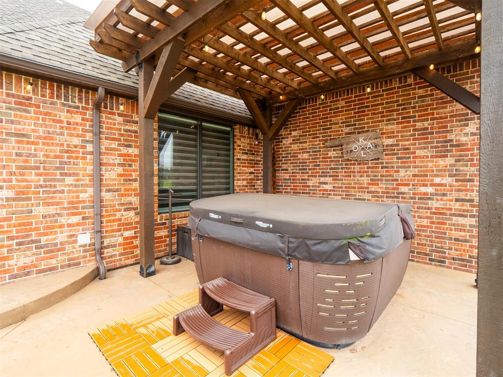 1304 Inverness Circle Property Photo 45