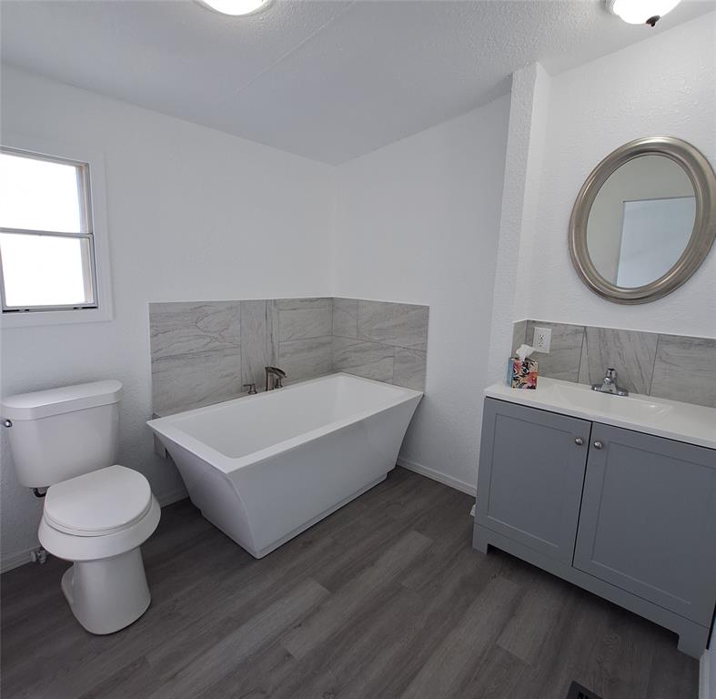 200 W 7th Street Property Photo 6