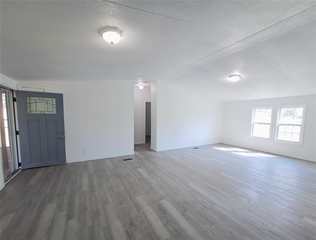 200 W 7th Street Property Photo 9
