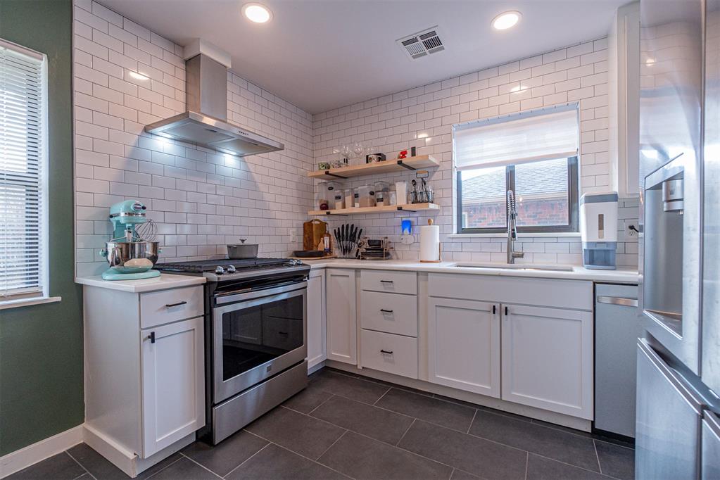 2136 Barclay Road Property Photo 9