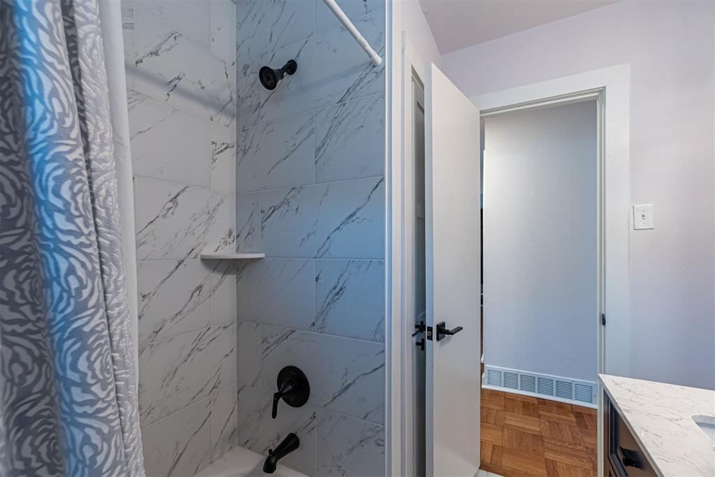 2136 Barclay Road Property Photo 12