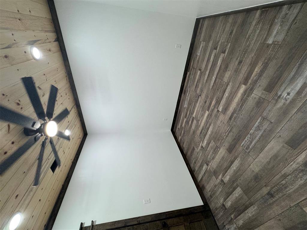 1275 Dawn View Way Property Photo 7