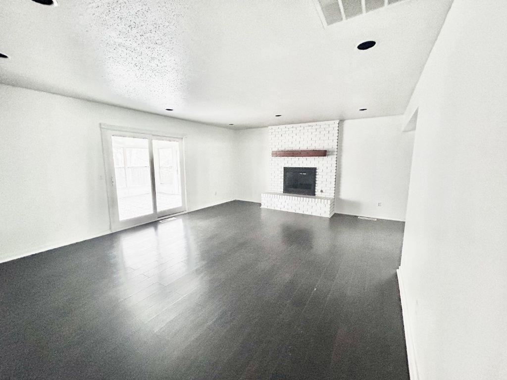 2121 N Markwell Avenue Property Photo 3