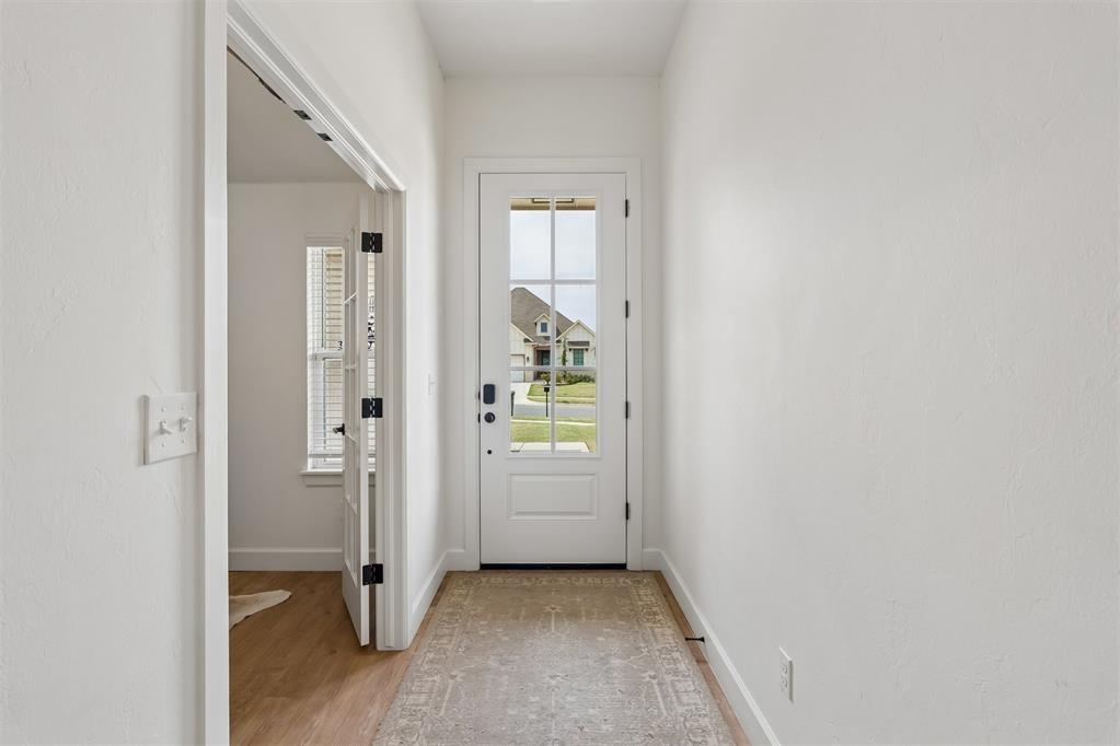 2232 Los Angeles Avenue Property Photo 4