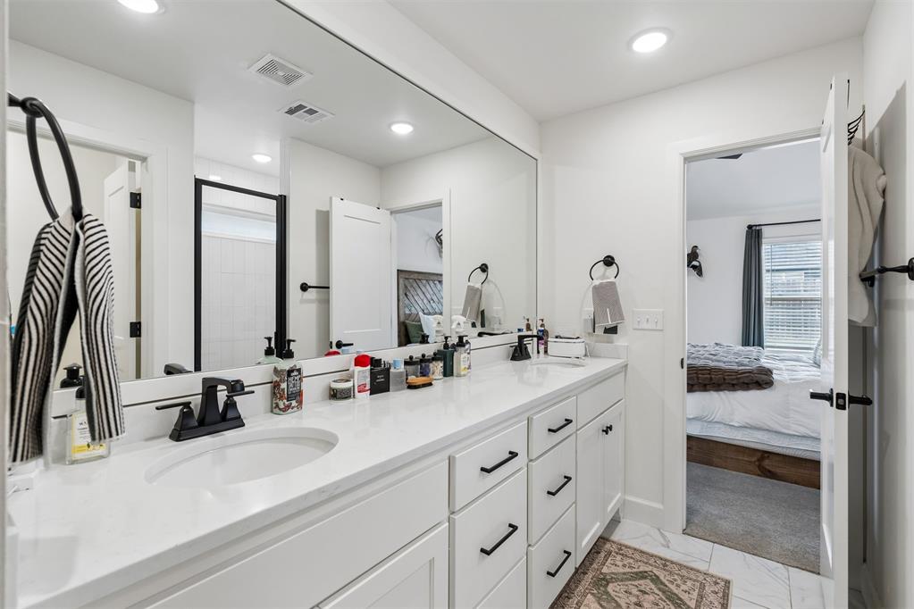 2232 Los Angeles Avenue Property Photo 19