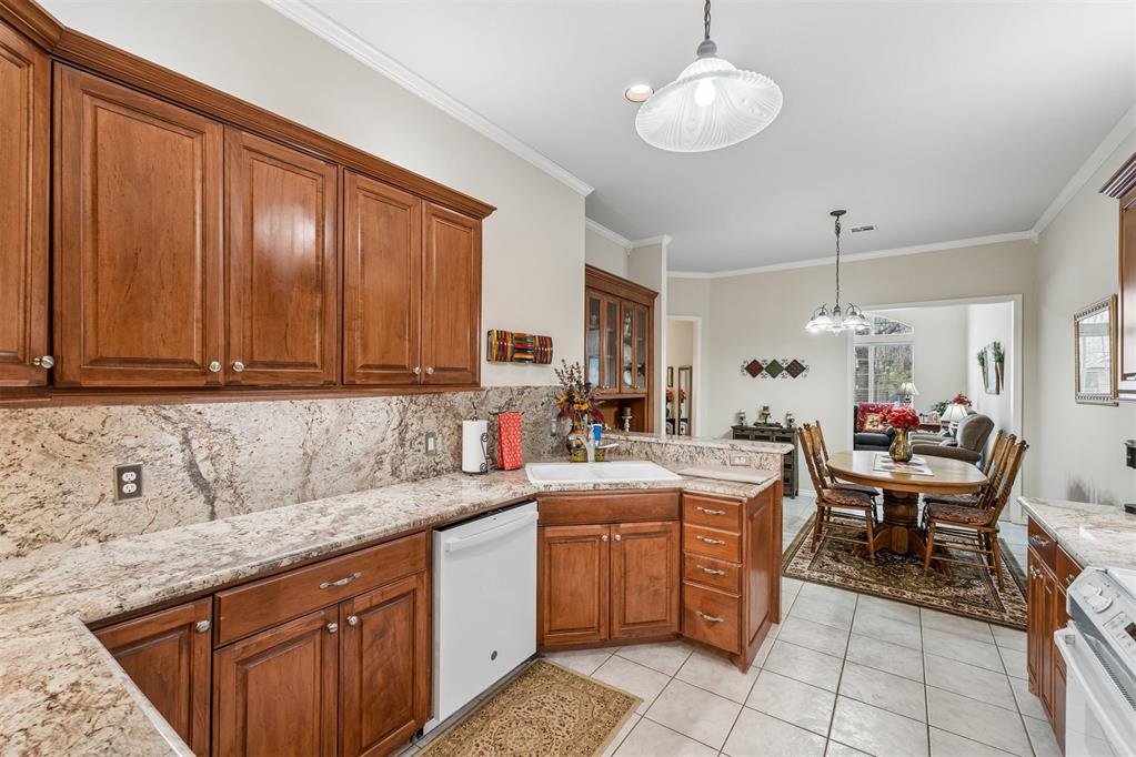 15508 Swallowtail Road Property Photo 12