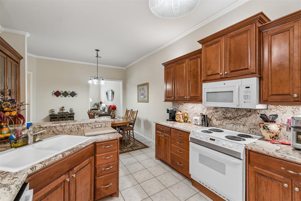 15508 Swallowtail Road Property Photo 13