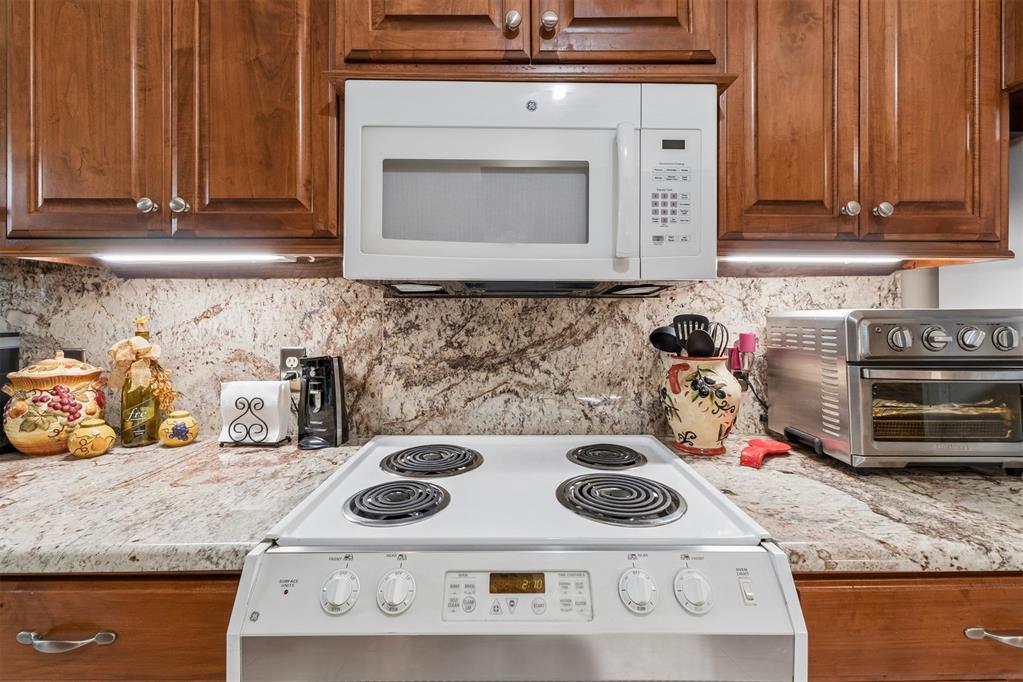 15508 Swallowtail Road Property Photo 14