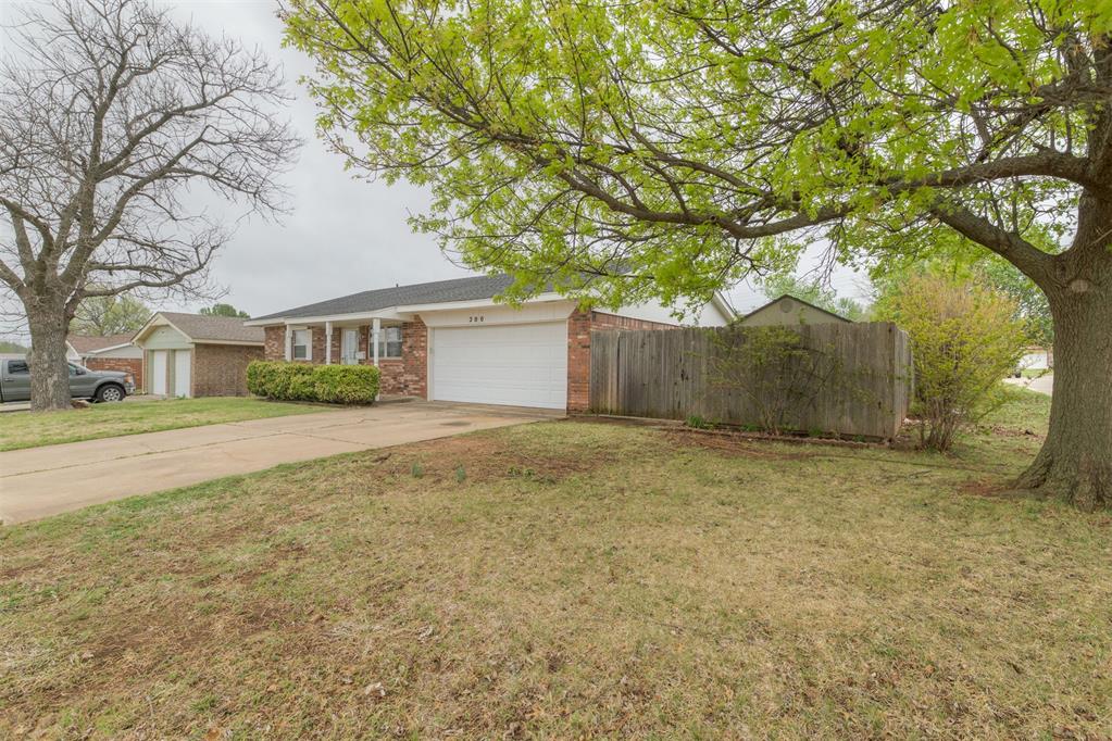 200 E Beech Avenue Property Photo 2