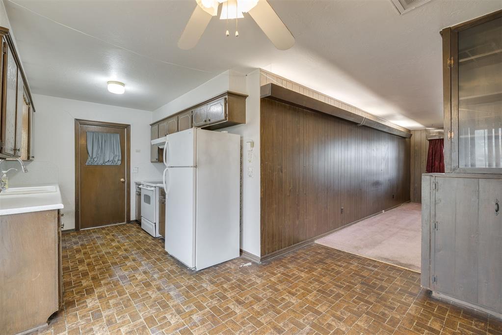 200 E Beech Avenue Property Photo 14