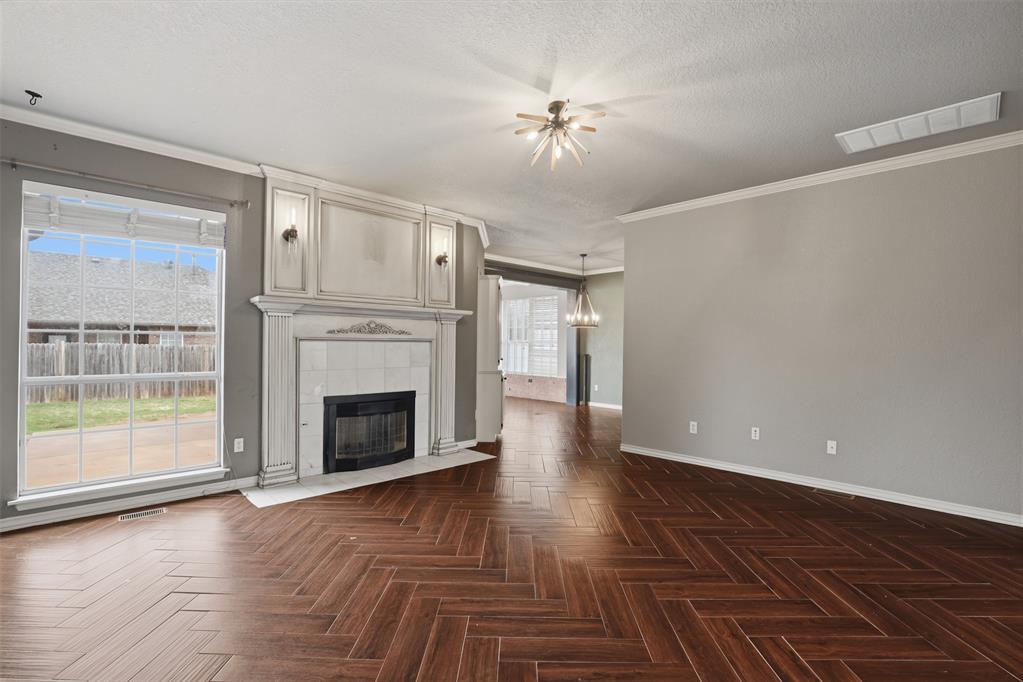 704 N Remington Way Property Photo 4
