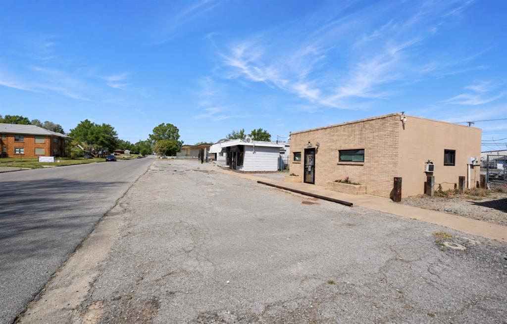 810 W Chickasha Avenue Property Photo 7