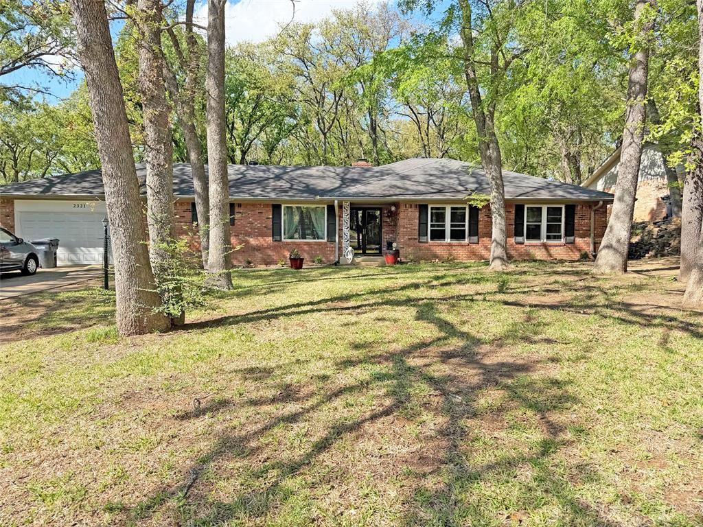 2321 SW Cloverleaf Place Property Photo 1