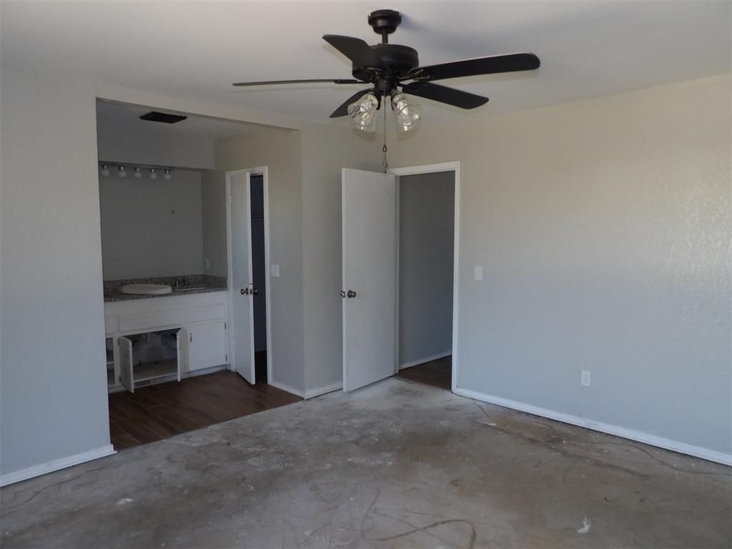 121 Loch Lane Property Photo 10