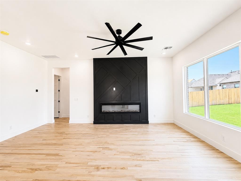 15513 Echo Park Drive Property Photo 9