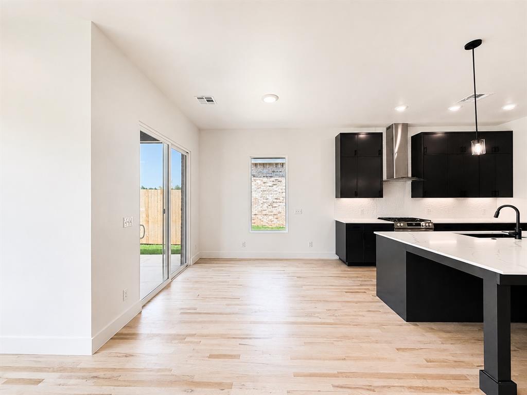 15513 Echo Park Drive Property Photo 12