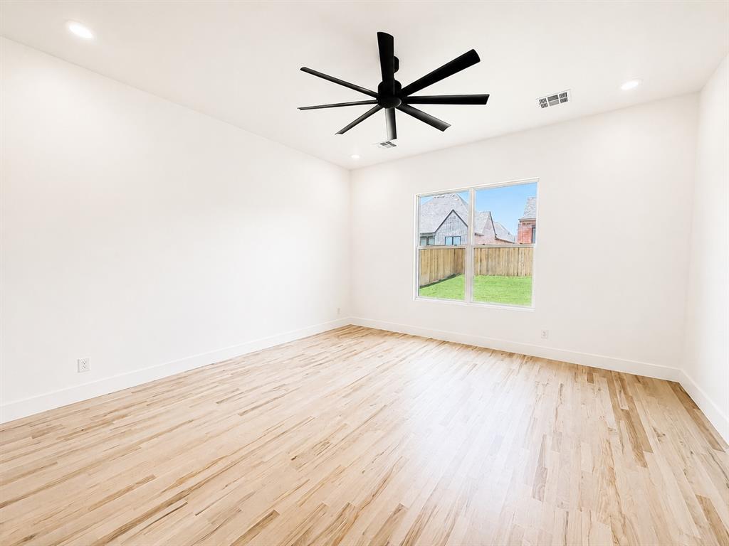 15513 Echo Park Drive Property Photo 13