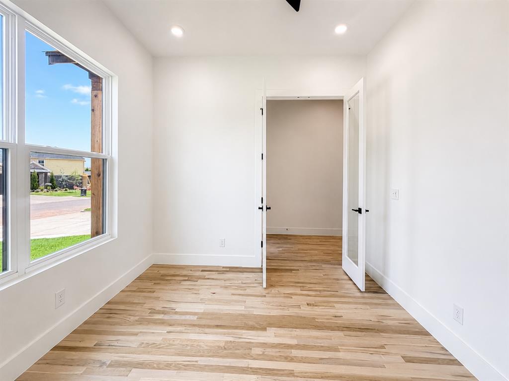 15513 Echo Park Drive Property Photo 20