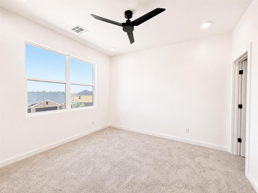 15513 Echo Park Drive Property Photo 25