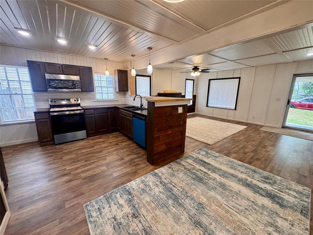 1003 Mckinley Street Property Photo 4