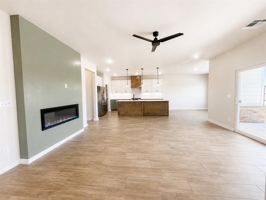 18020 Fields Drive Property Photo 4