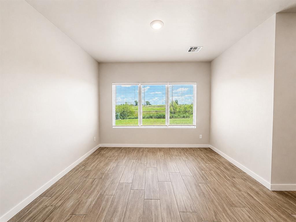 18020 Fields Drive Property Photo 9