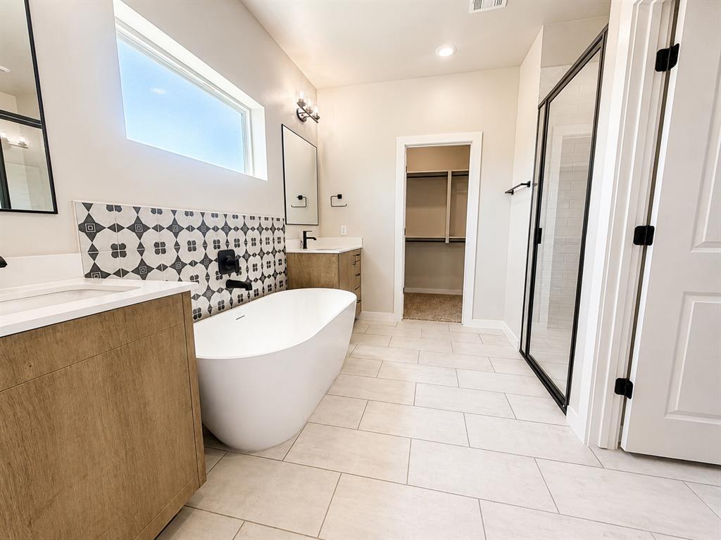 18020 Fields Drive Property Photo 12