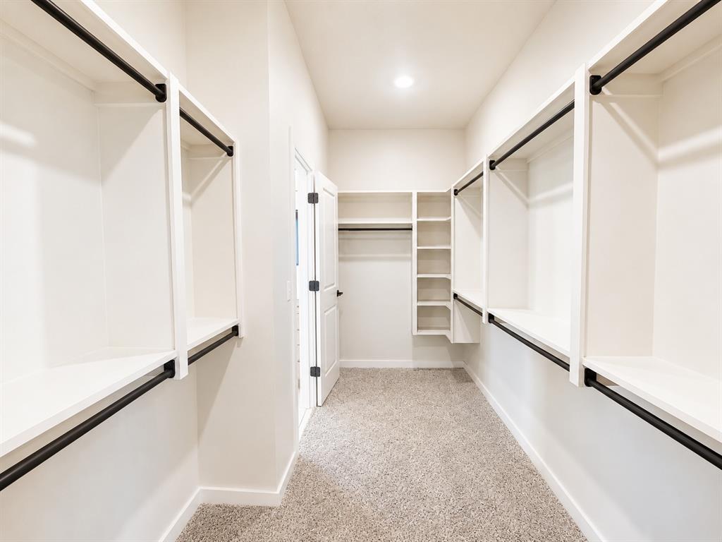 18020 Fields Drive Property Photo 17