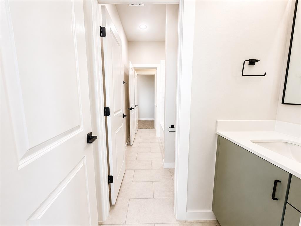 18020 Fields Drive Property Photo 25