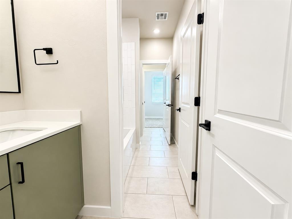 18020 Fields Drive Property Photo 26