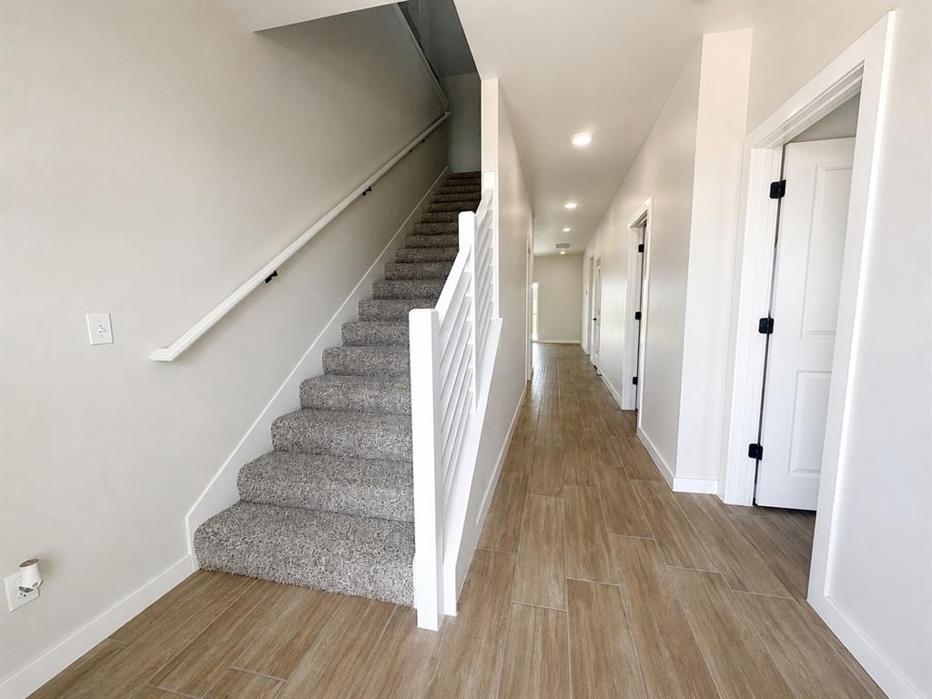 18020 Fields Drive Property Photo 33