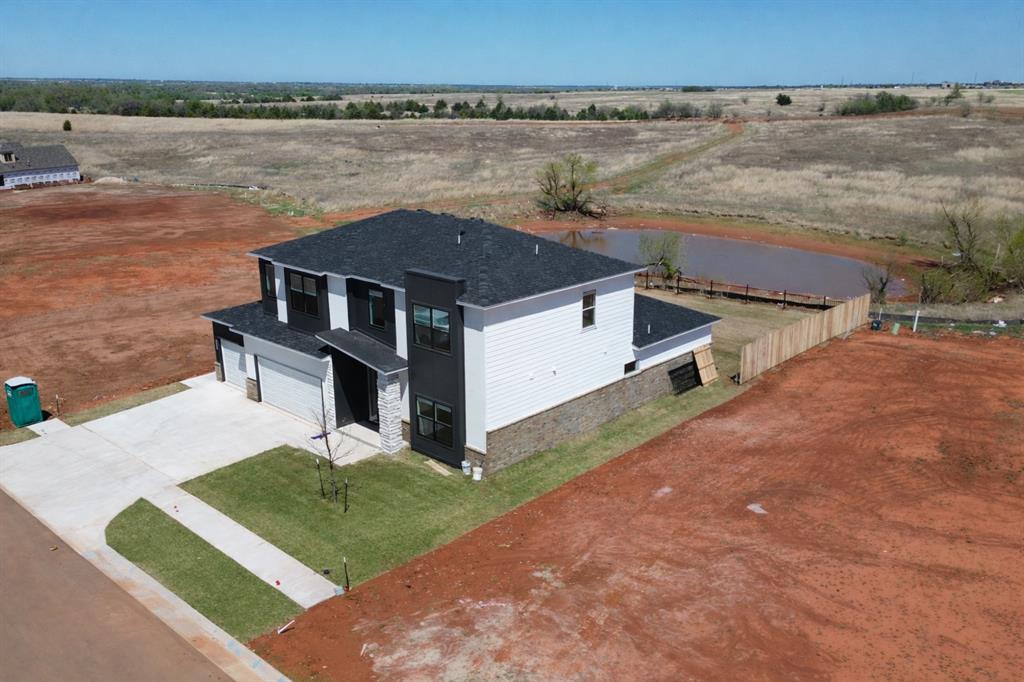 18020 Fields Drive Property Photo 38